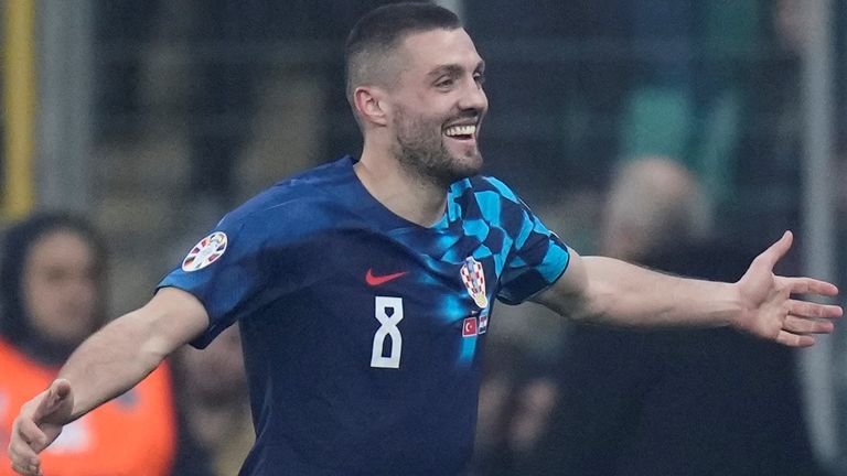 Croatia's Mateo Kovacic celebrates after scioring his side's opening goal during the Euro 2024 group D qualifying soccer match between Turkey and Croatia at Bursa Metropolitan stadium, in Bursa, Turkey, Tuesday, March 28, 2023. (AP Photo/Francisco Seco)