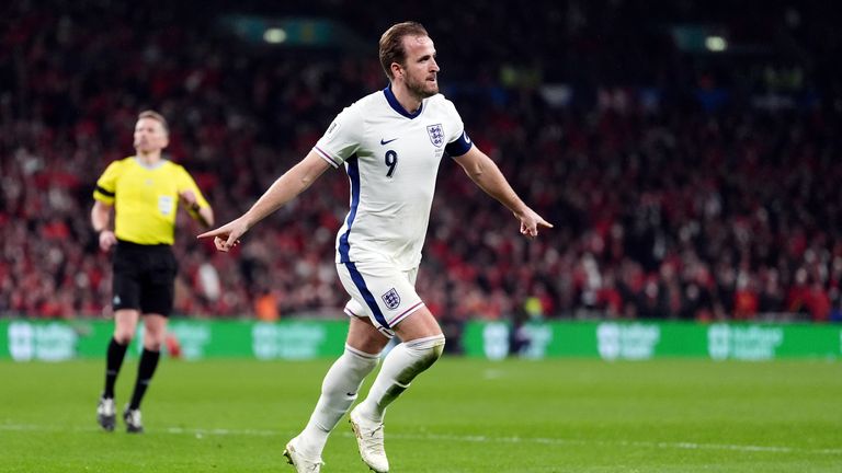 Harry Kane seals the result by scoring England's second