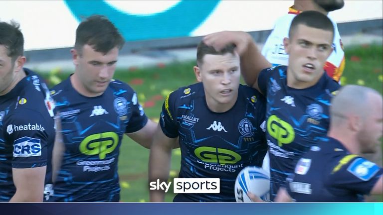 'Absolutely brilliant!' Field cuts through Catalans defence with try
